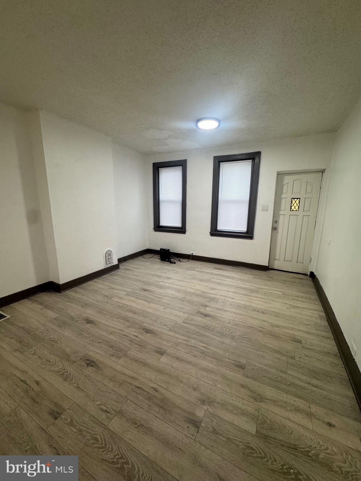 KENSINGTON - Residential Lease