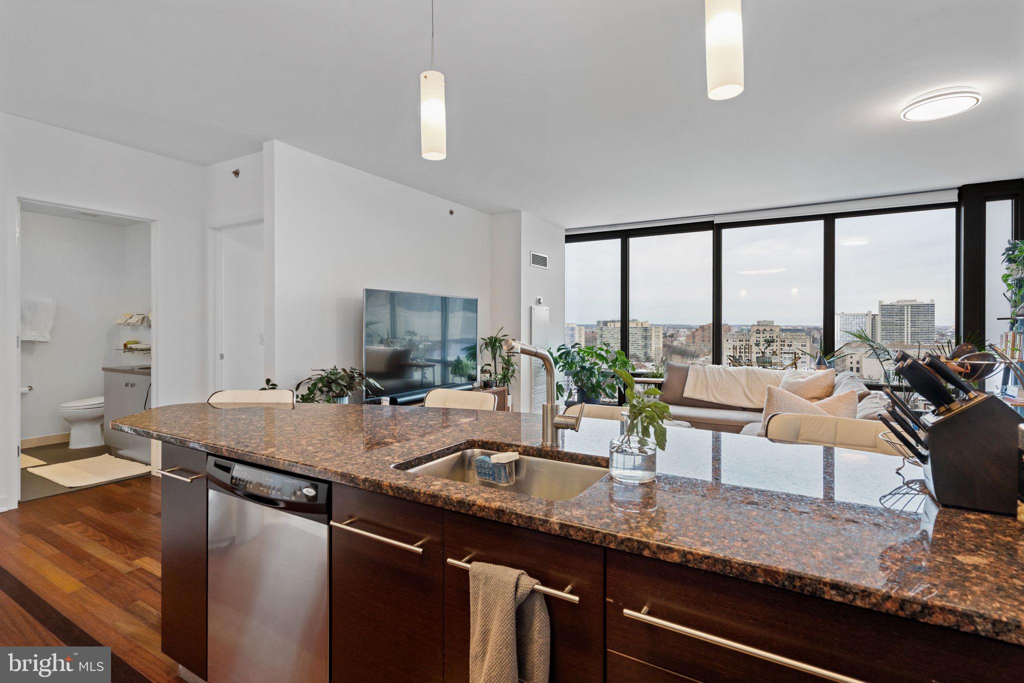 RITTENHOUSE SQUARE - Residential