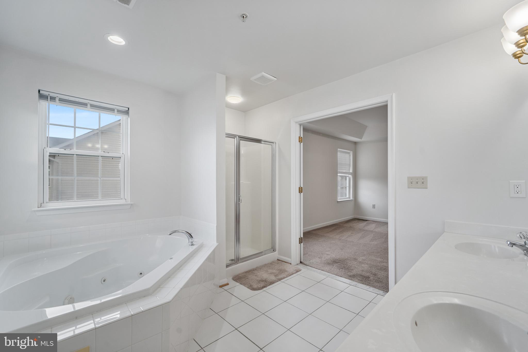 CAMBRIDGE ESTATES - Residential