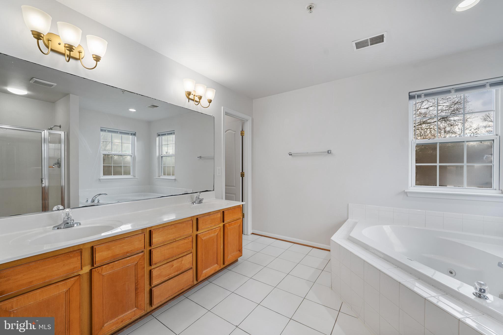 CAMBRIDGE ESTATES - Residential