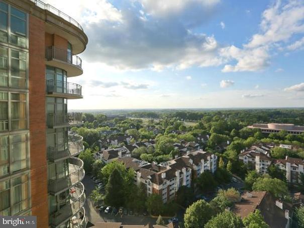 ONE PARK CREST - Residential Lease