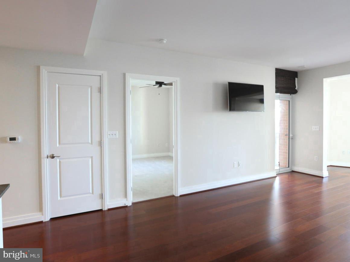 ONE PARK CREST - Residential Lease