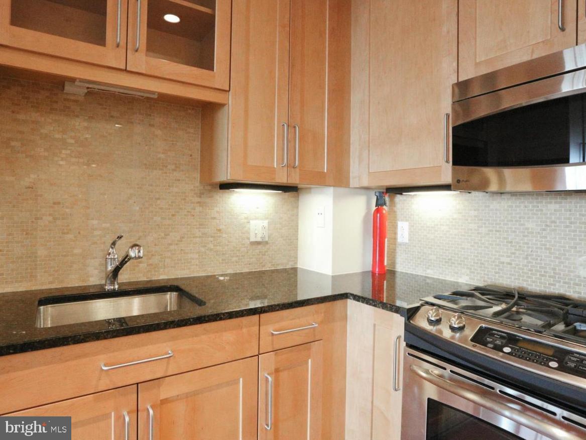 ONE PARK CREST - Residential Lease