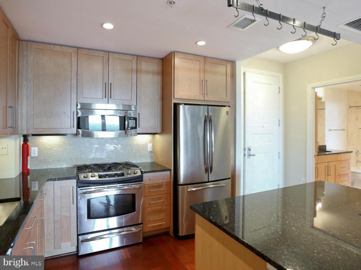 ONE PARK CREST - Residential Lease