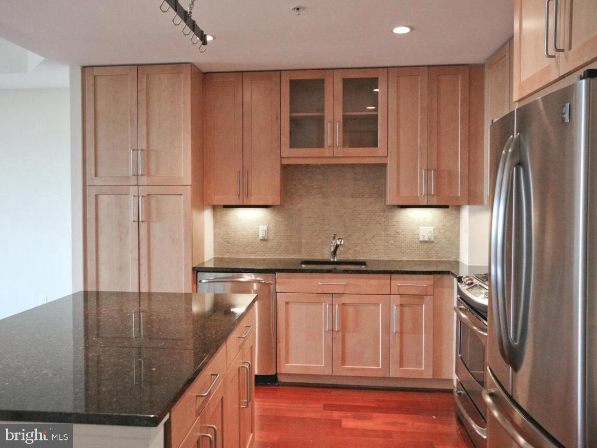 ONE PARK CREST - Residential Lease