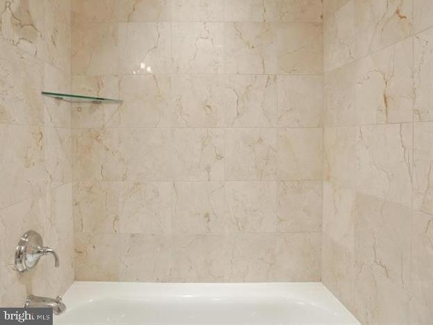 ONE PARK CREST - Residential Lease