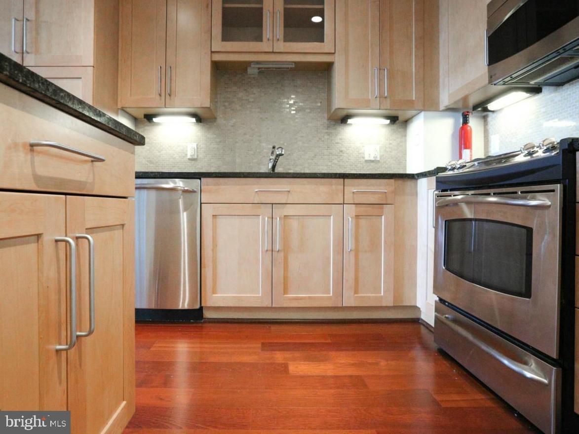 ONE PARK CREST - Residential Lease