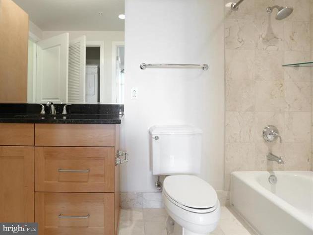 ONE PARK CREST - Residential Lease