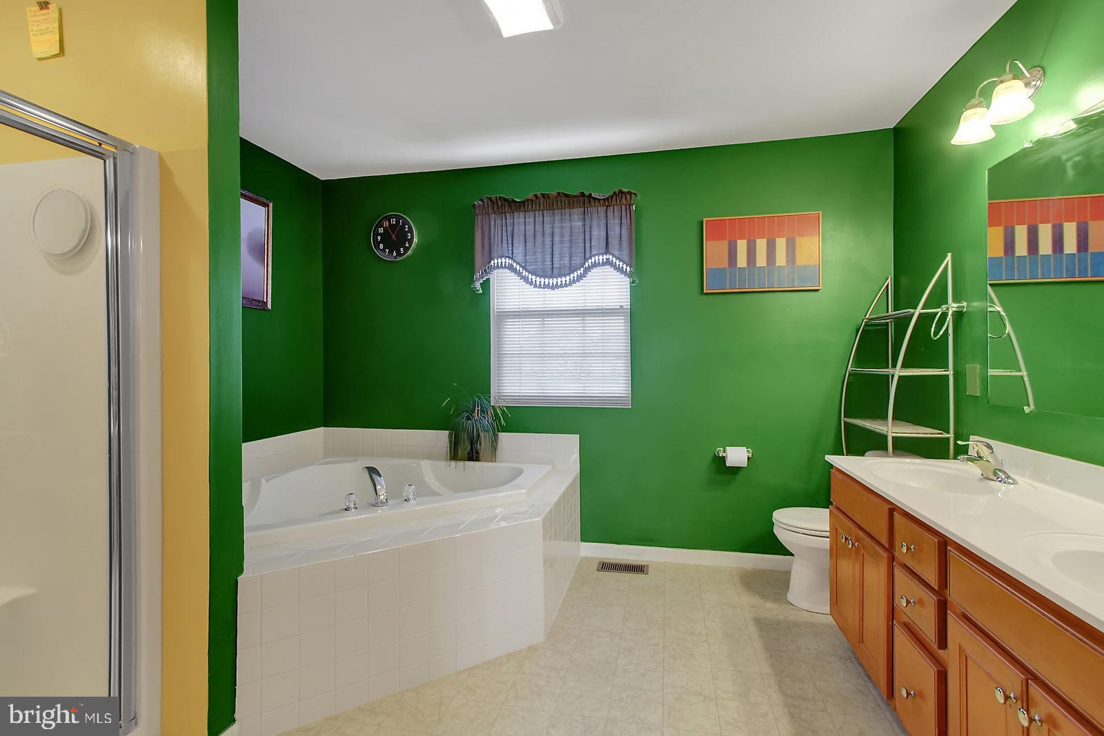 LAUREL VISTAS - Residential