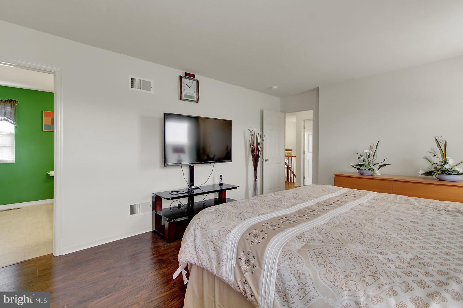 LAUREL VISTAS - Residential