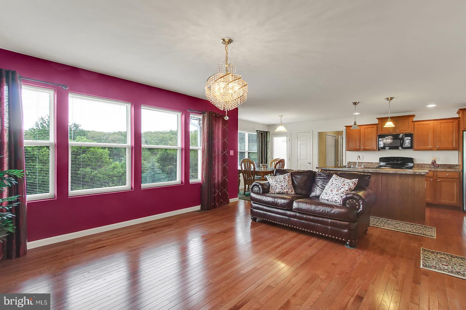 LAUREL VISTAS - Residential