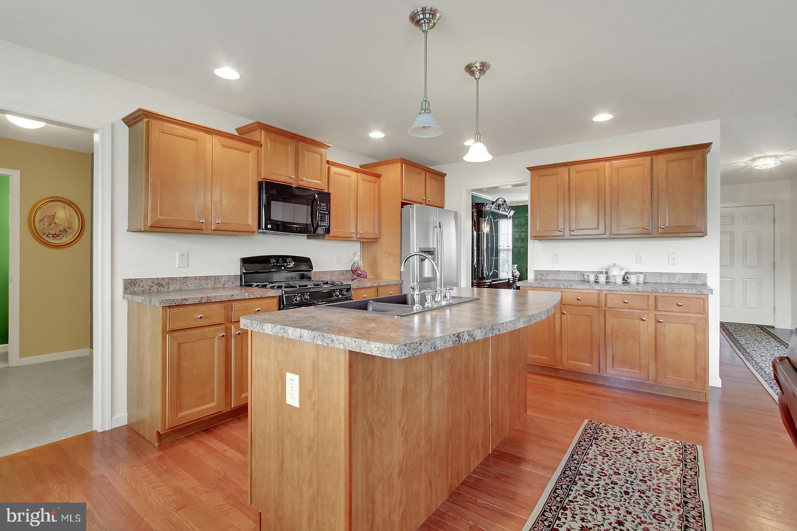 LAUREL VISTAS - Residential