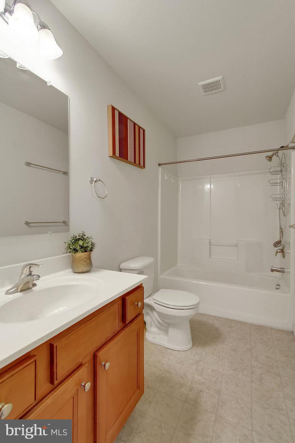 LAUREL VISTAS - Residential