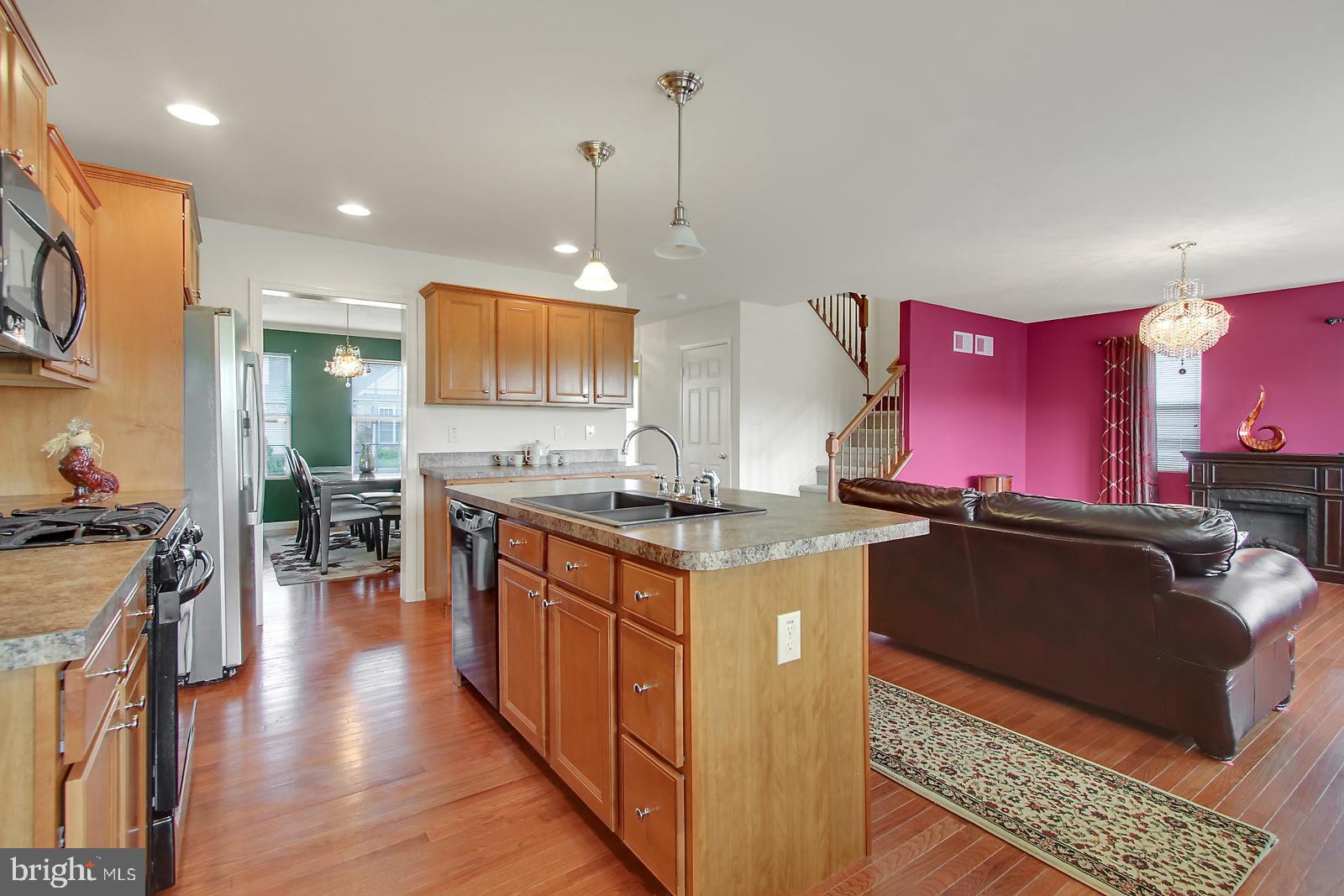 LAUREL VISTAS - Residential