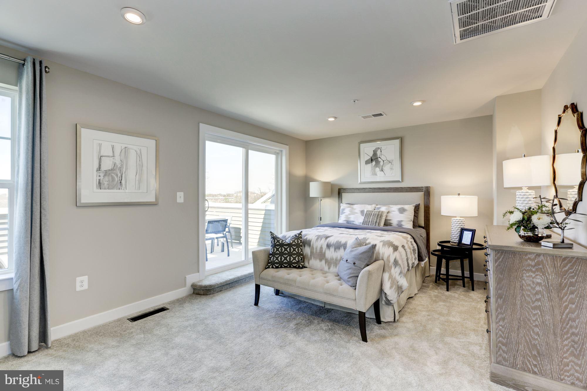 LARGO CRESCENT - Residential