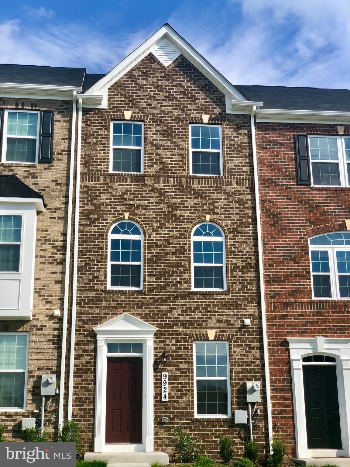 LARGO CRESCENT - Residential