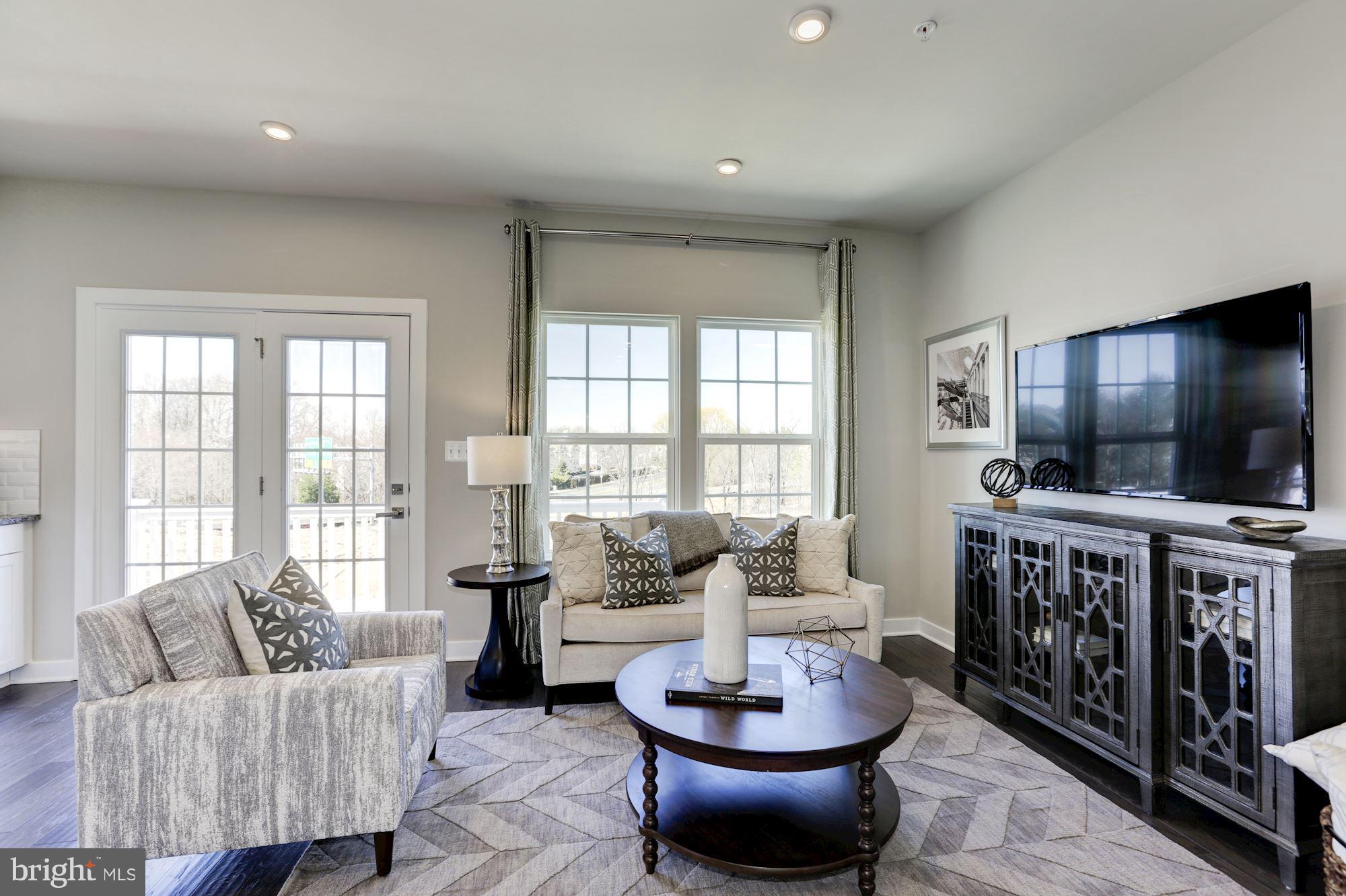 LARGO CRESCENT - Residential