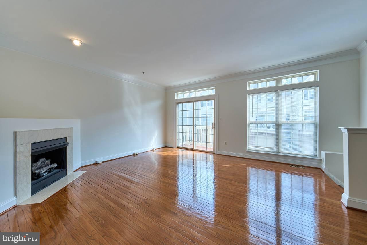 46358 PRYOR SQUARE