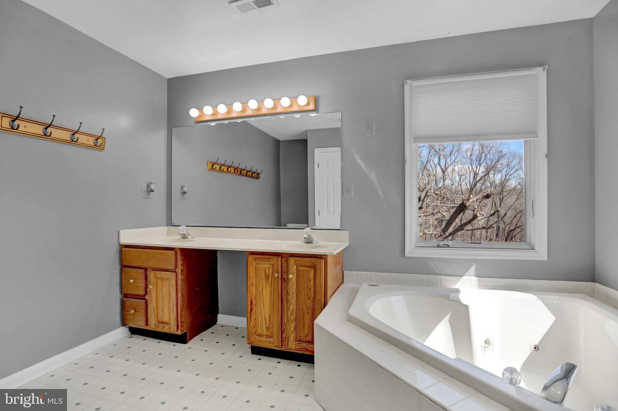 HIGH POINT MANOR - Residential