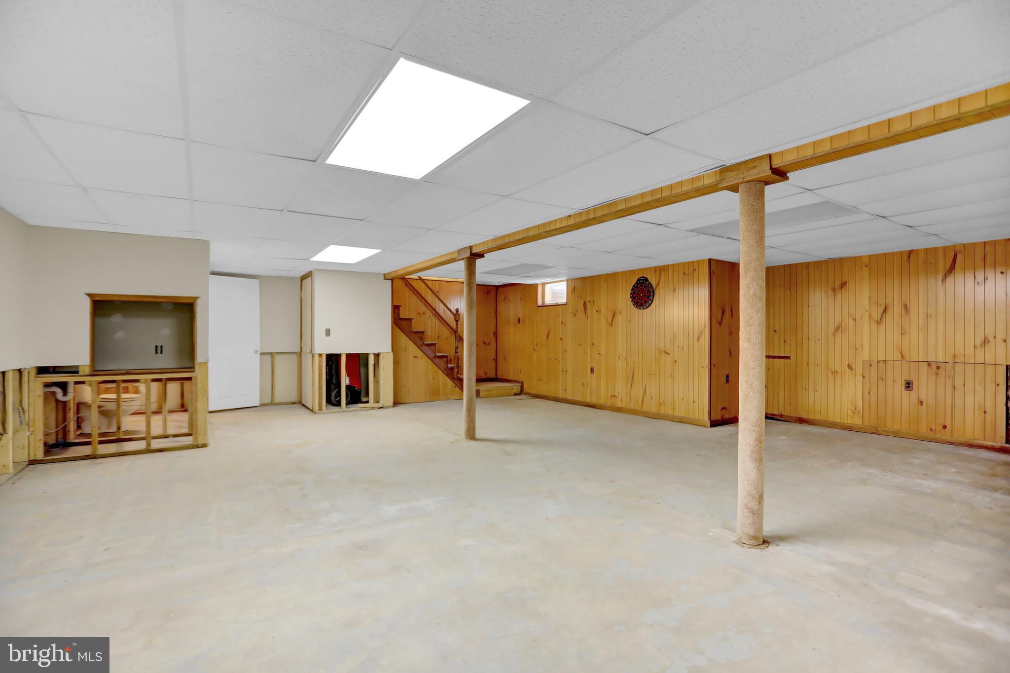 HIGH POINT MANOR - Residential