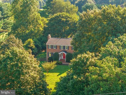 Photo of 17401 Bowie Mill Road, ROCKVILLE, MD 20855 (MLS # MDMC2194230)