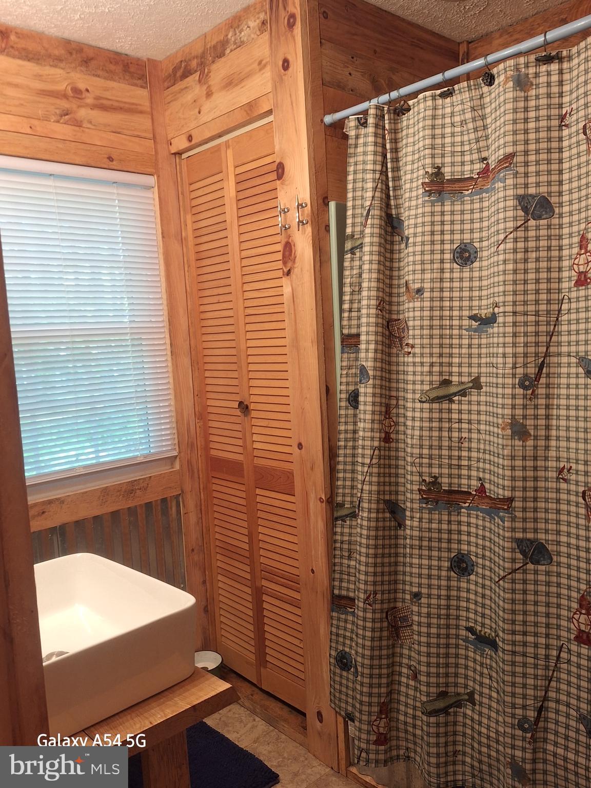 TROUT POND - Residential