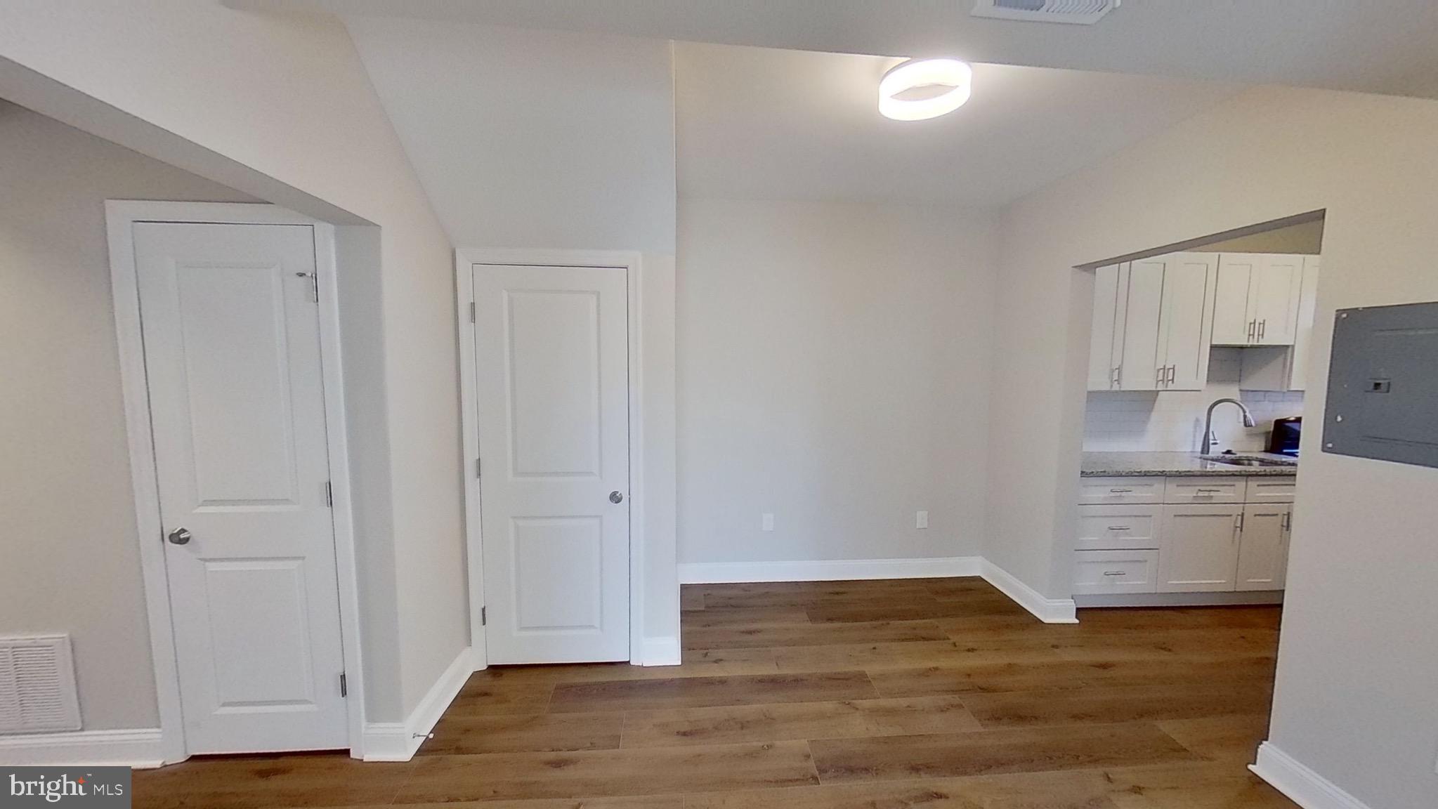 DOLFIELD - Residential Lease