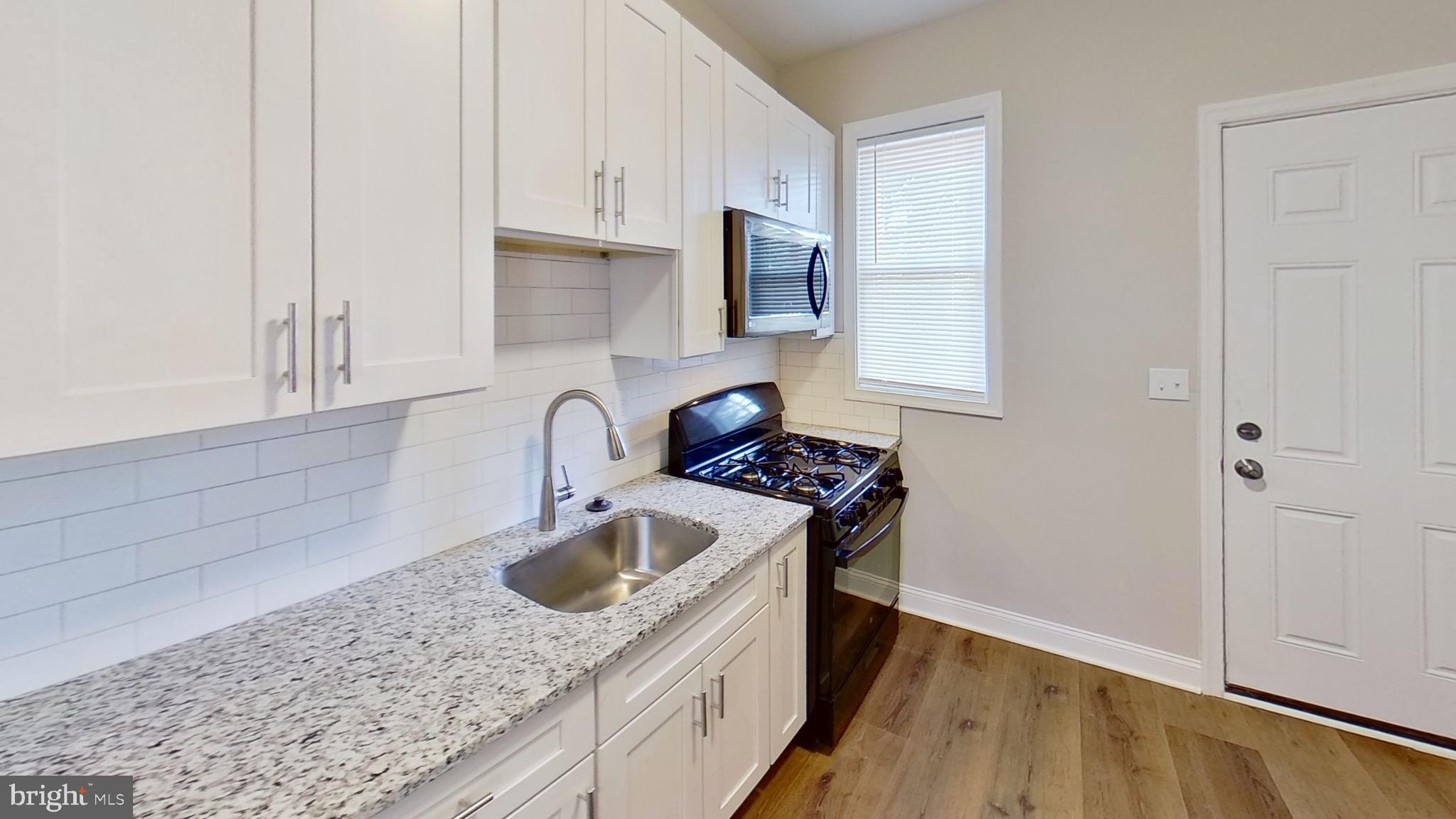 DOLFIELD - Residential Lease