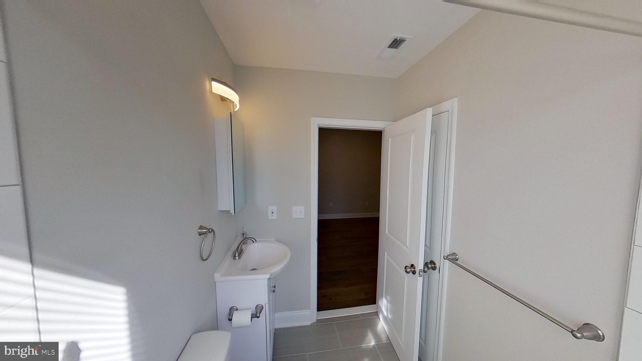 DOLFIELD - Residential Lease