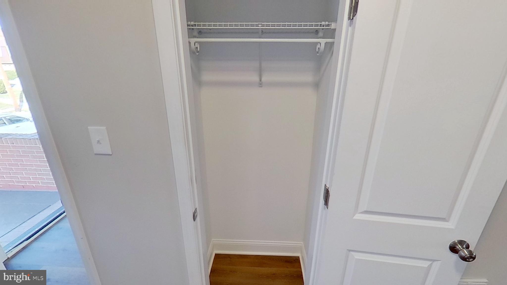 DOLFIELD - Residential Lease