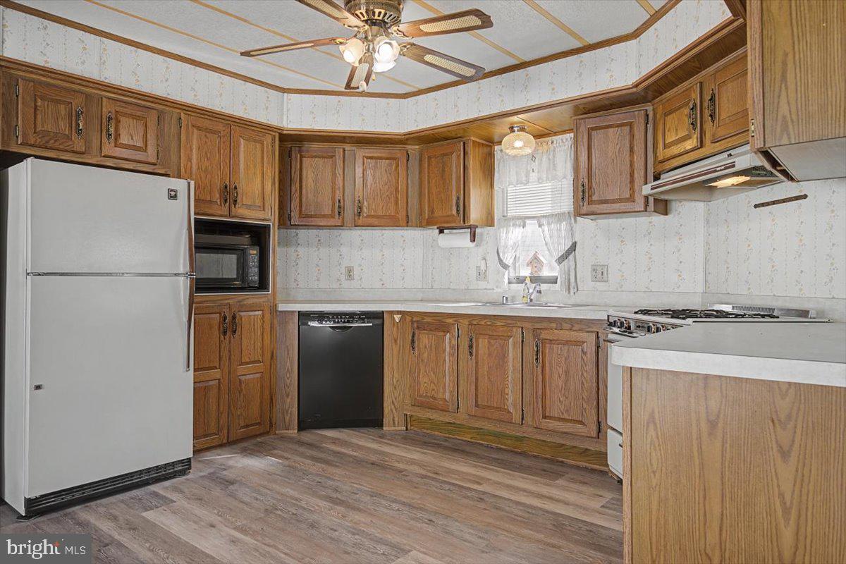 MURRAY MANOR - Residential