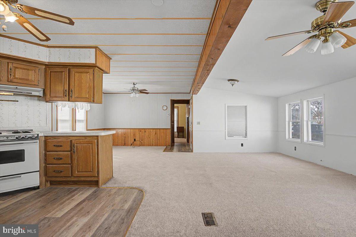 MURRAY MANOR - Residential