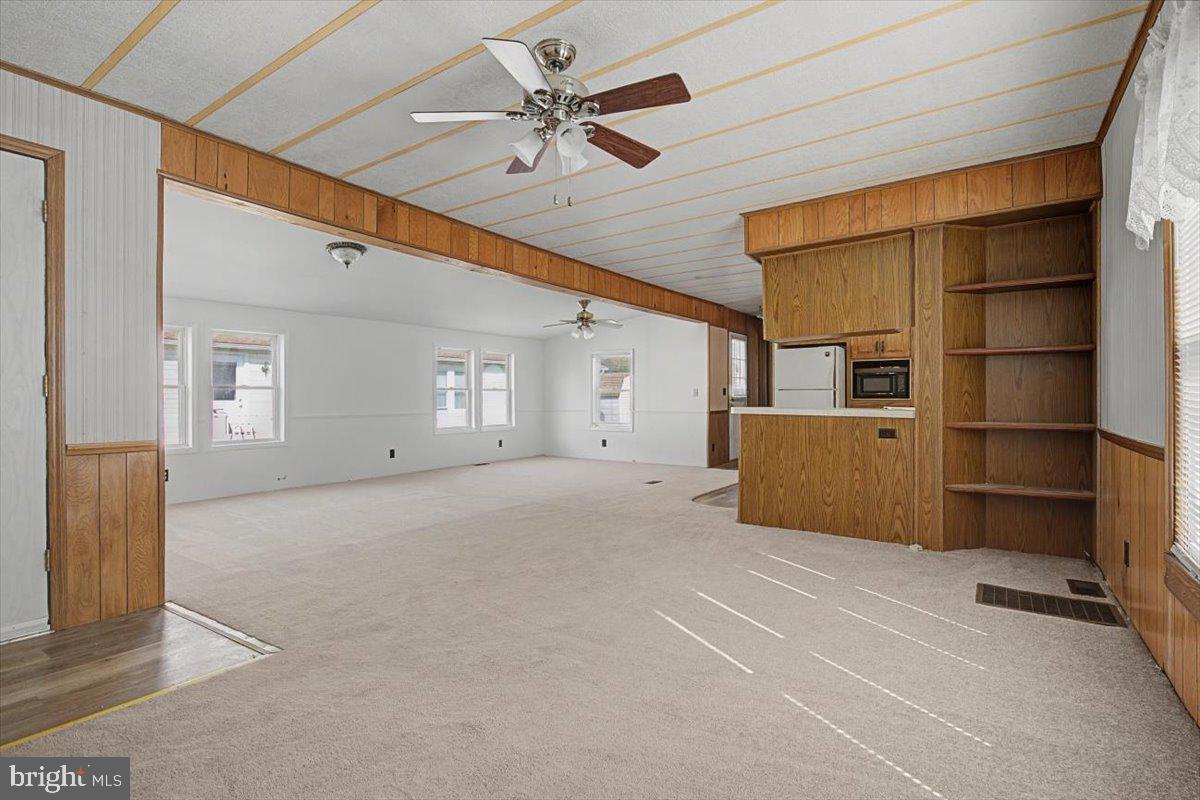 MURRAY MANOR - Residential