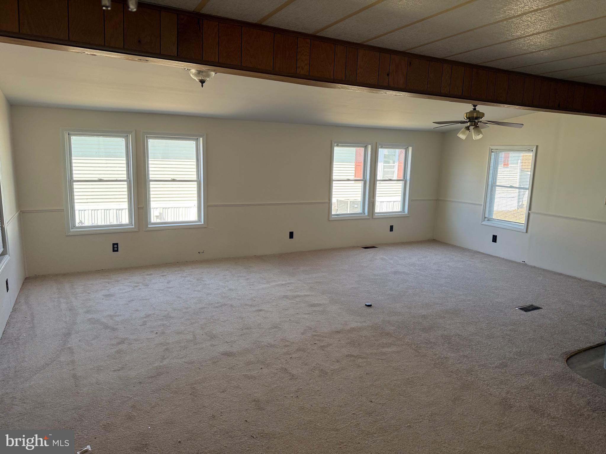 MURRAY MANOR - Residential