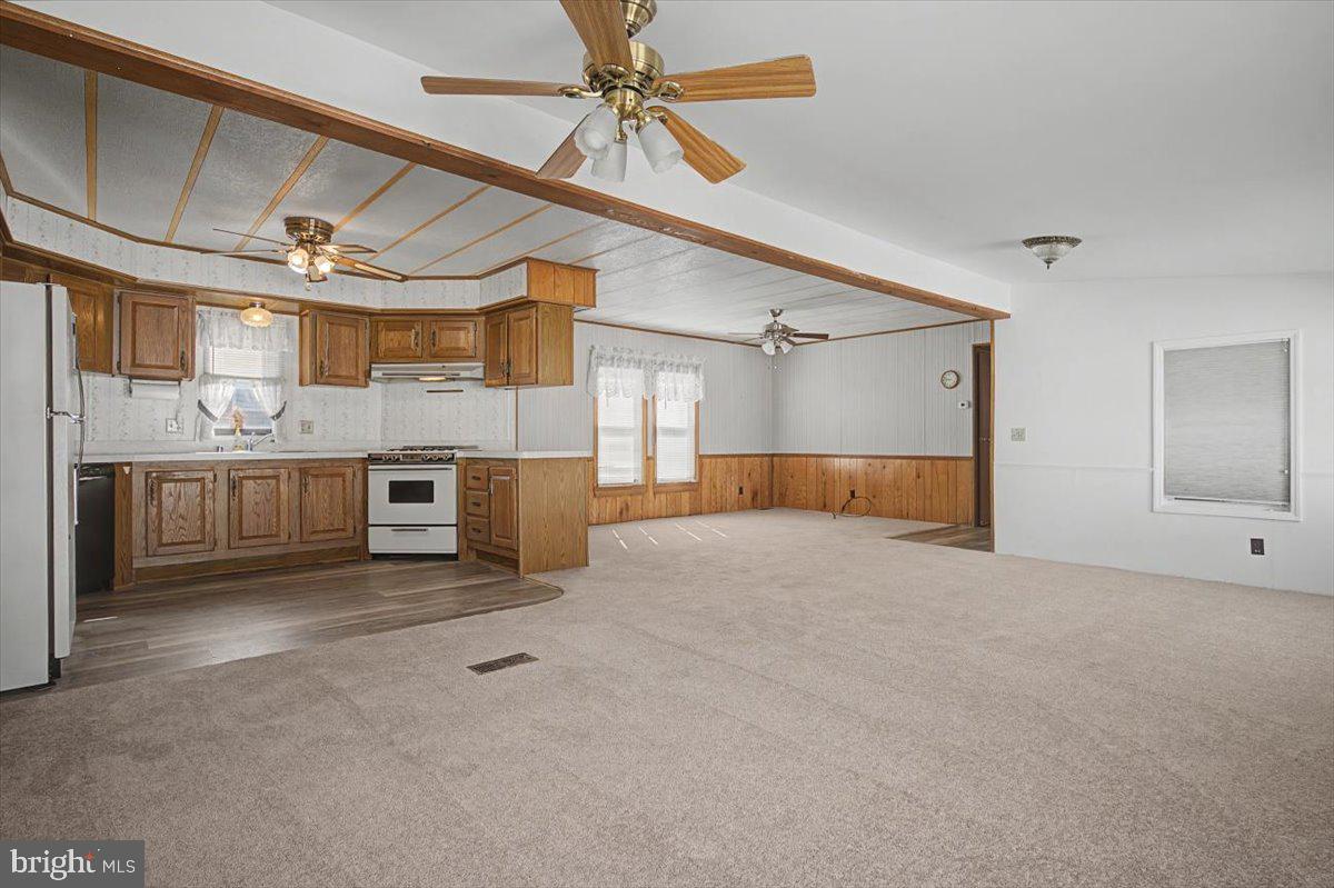 MURRAY MANOR - Residential