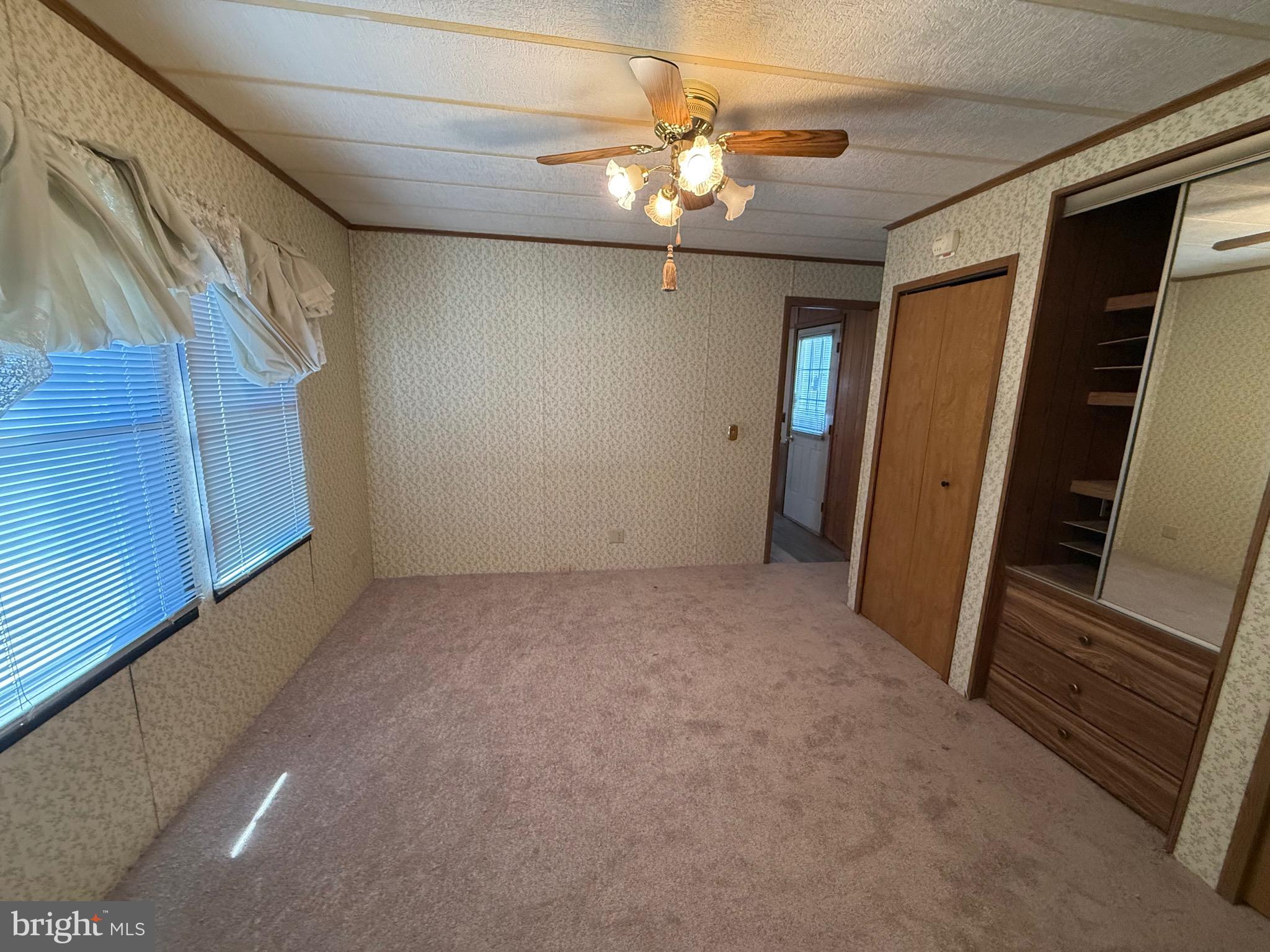 MURRAY MANOR - Residential