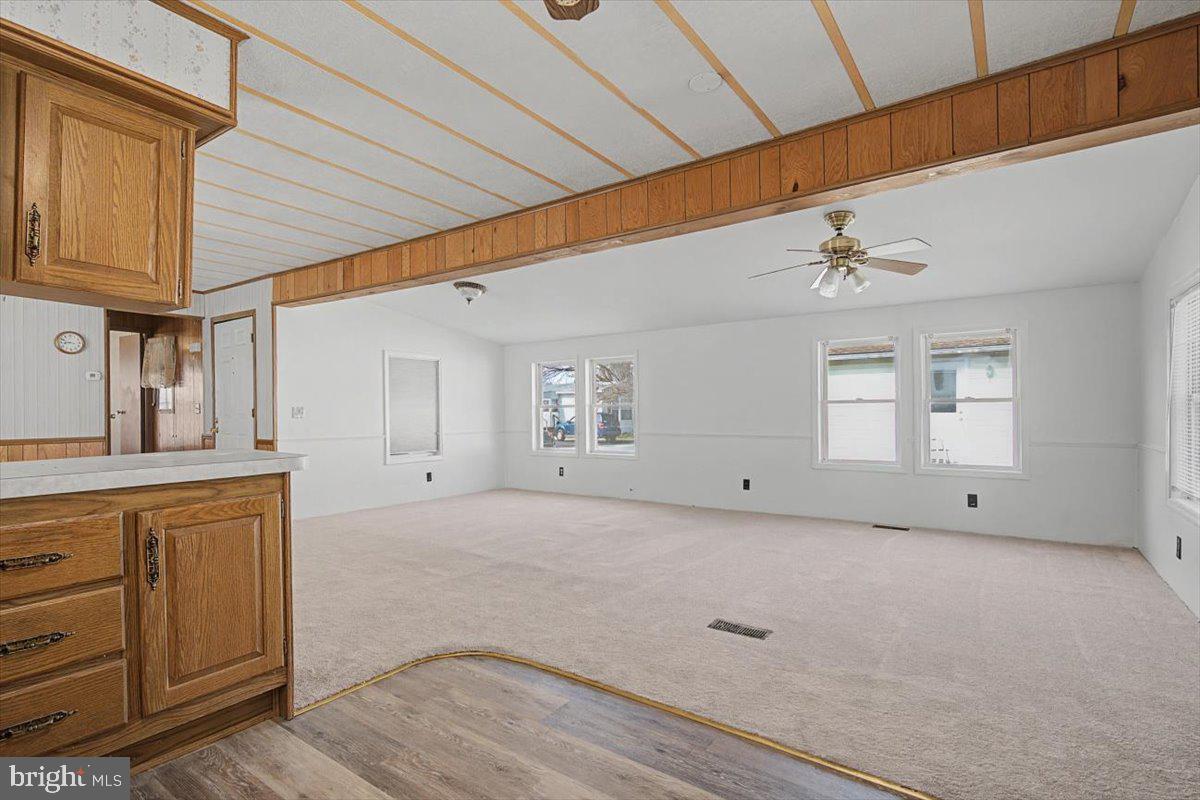 MURRAY MANOR - Residential