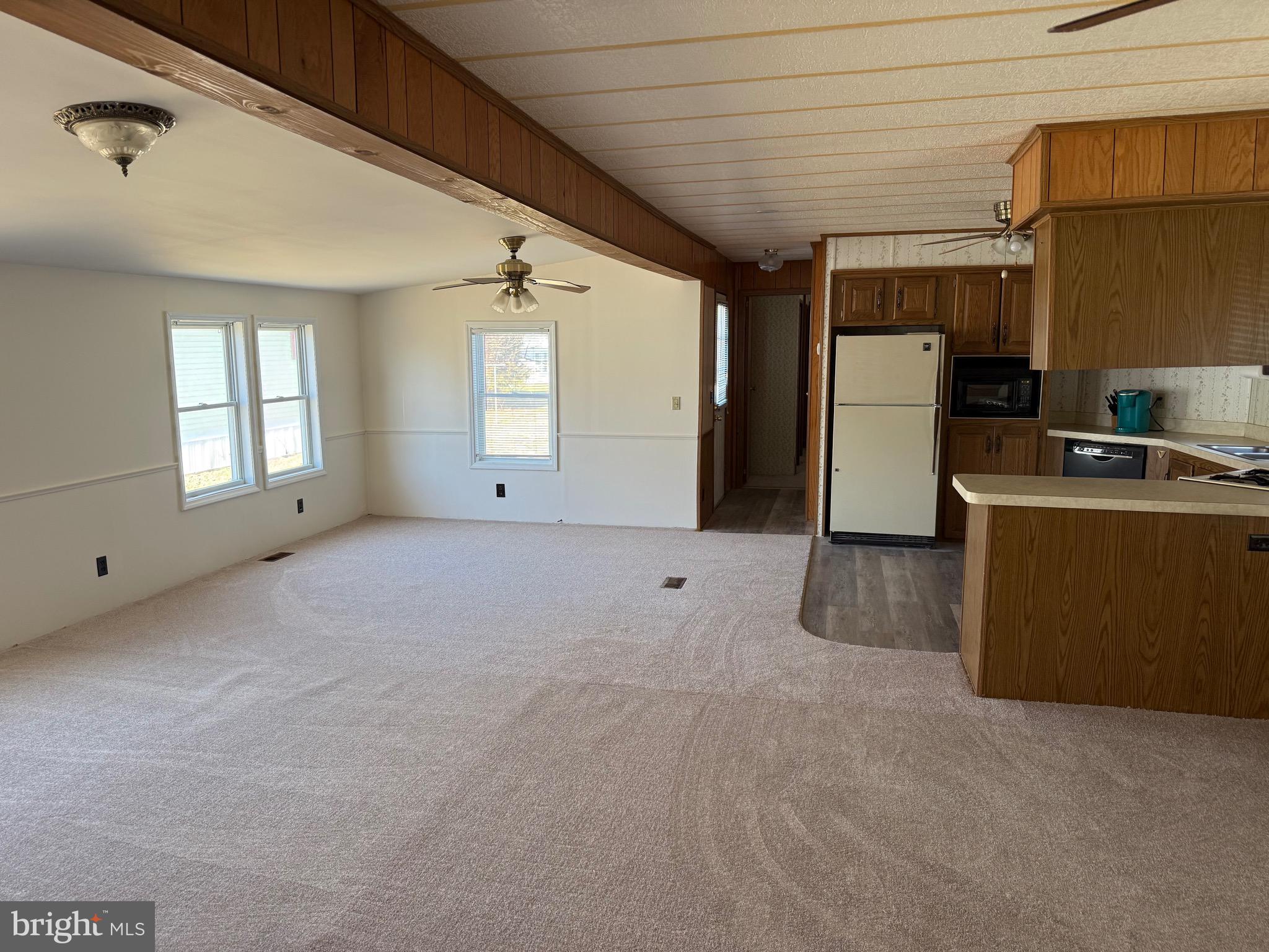 MURRAY MANOR - Residential