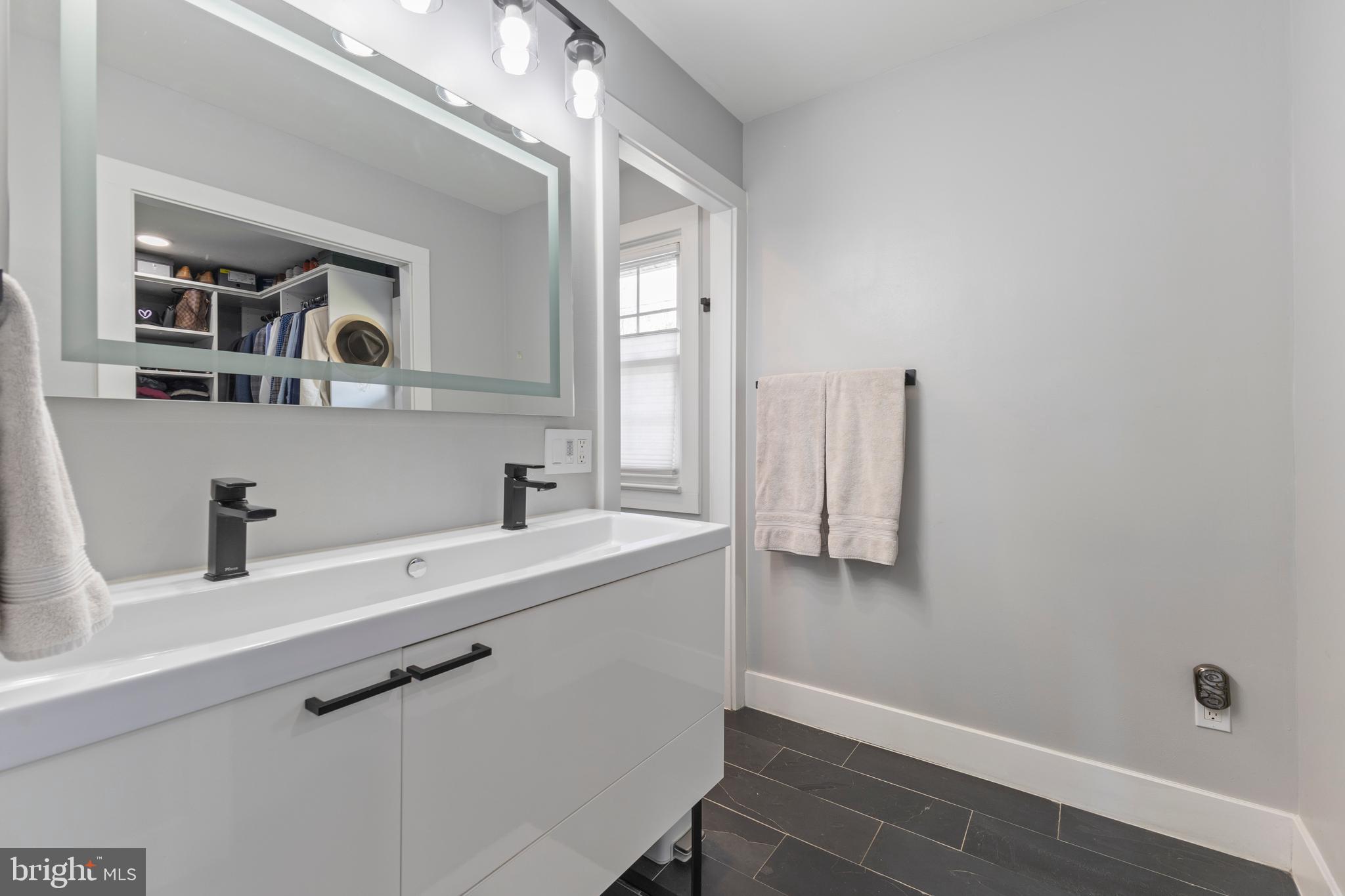 HERITAGE MANOR - Residential