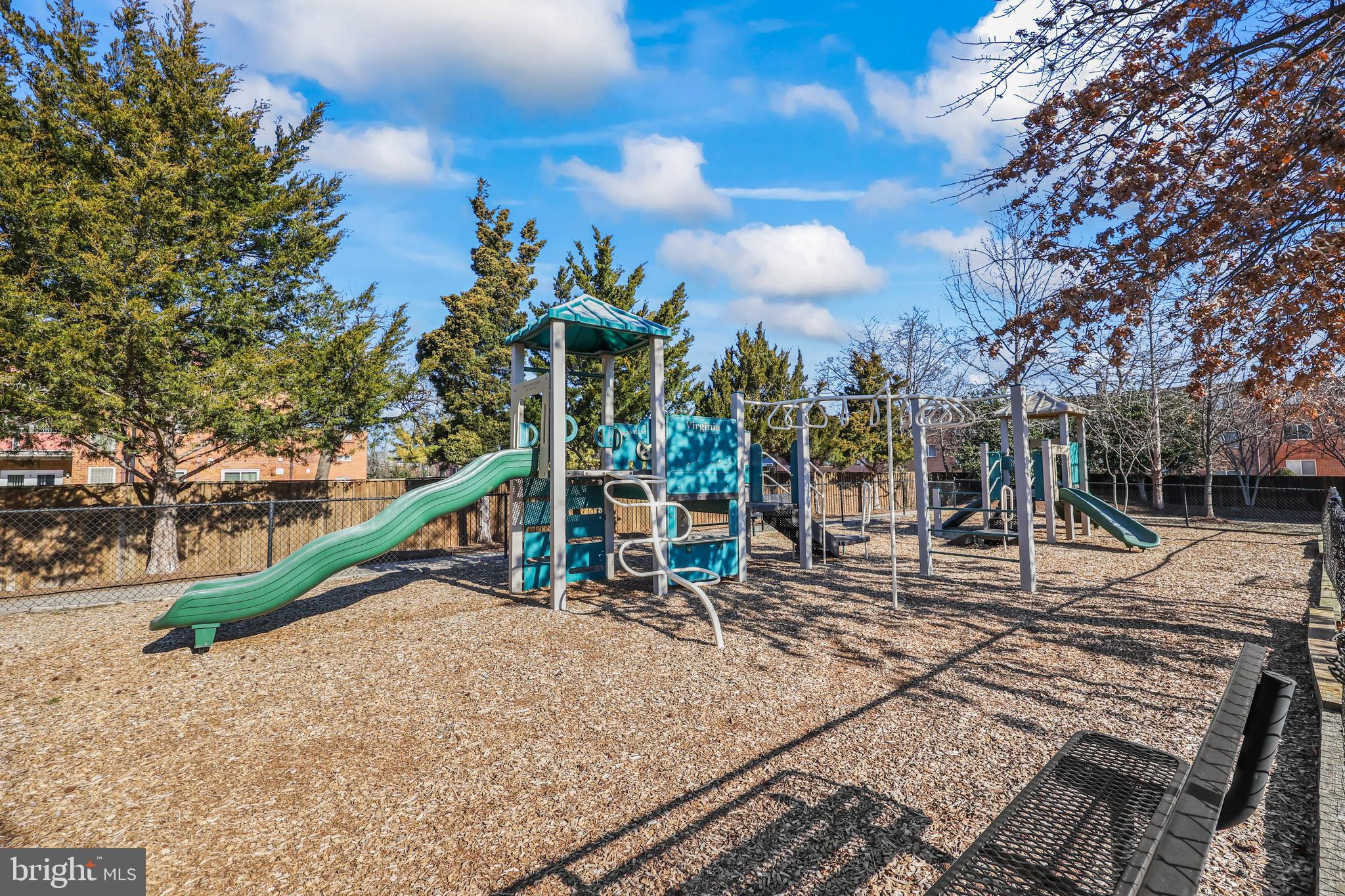 COURTYARDS AT FALLS GATE - Residential