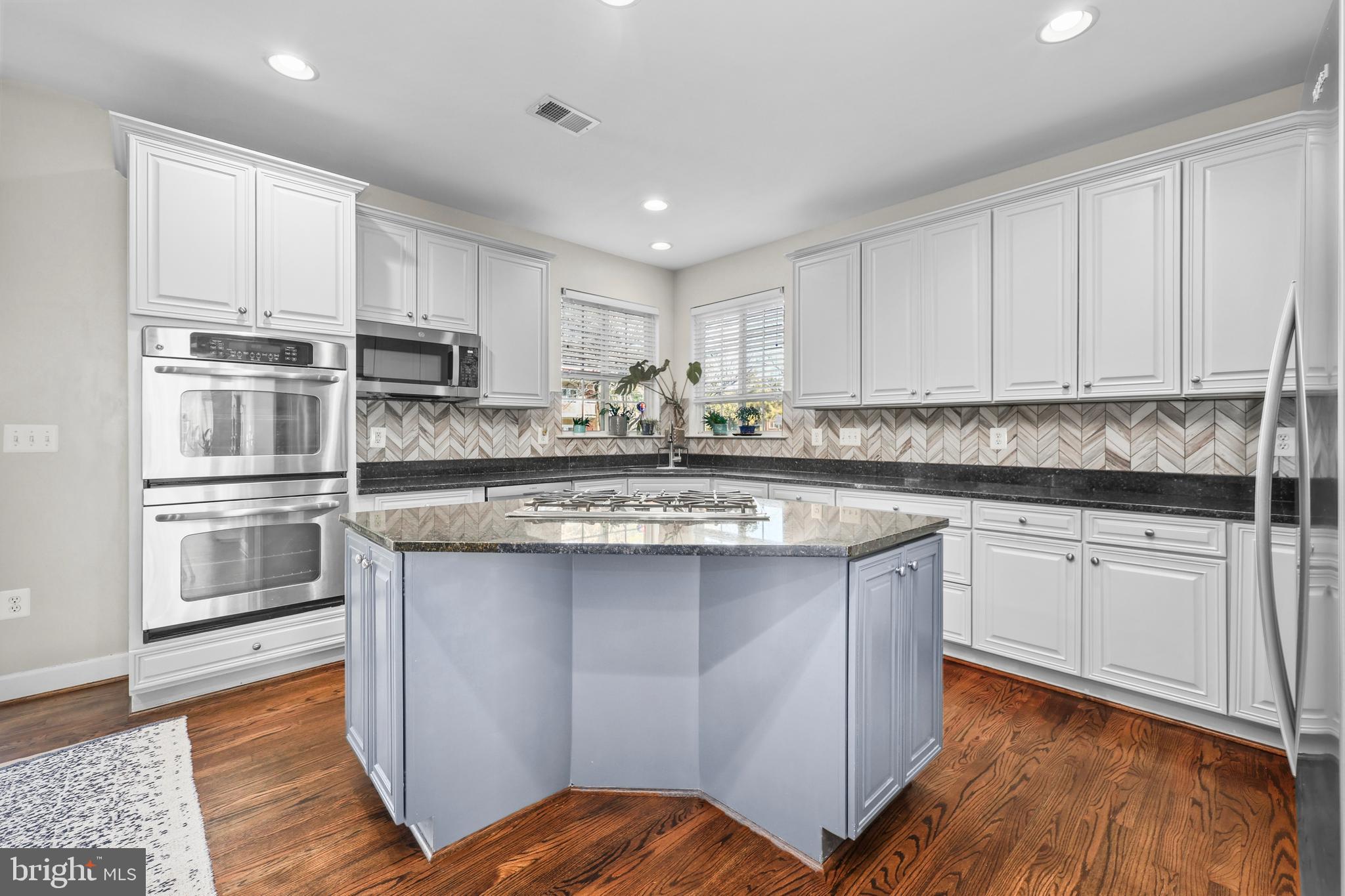 COURTYARDS AT FALLS GATE - Residential