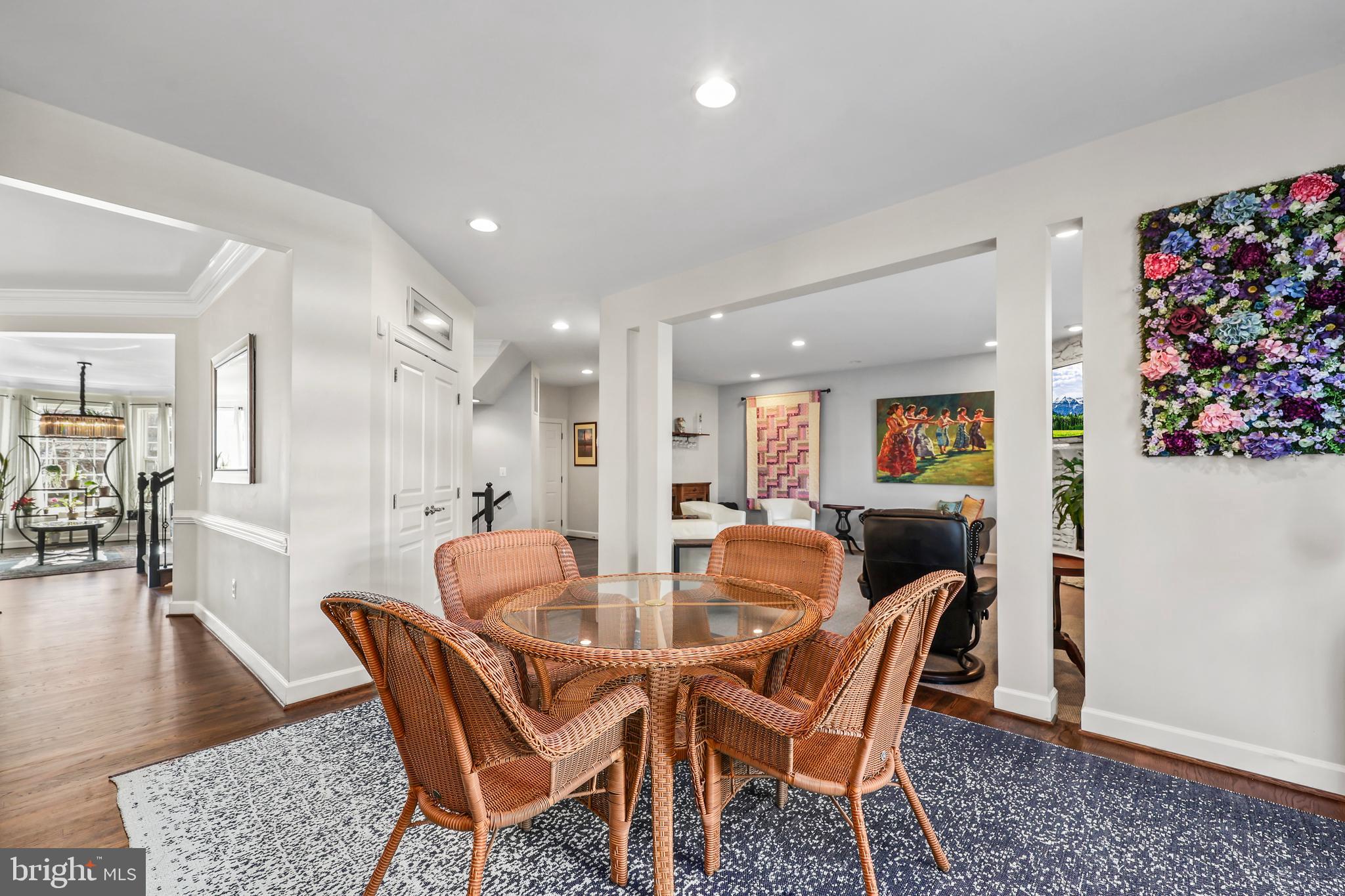 COURTYARDS AT FALLS GATE - Residential