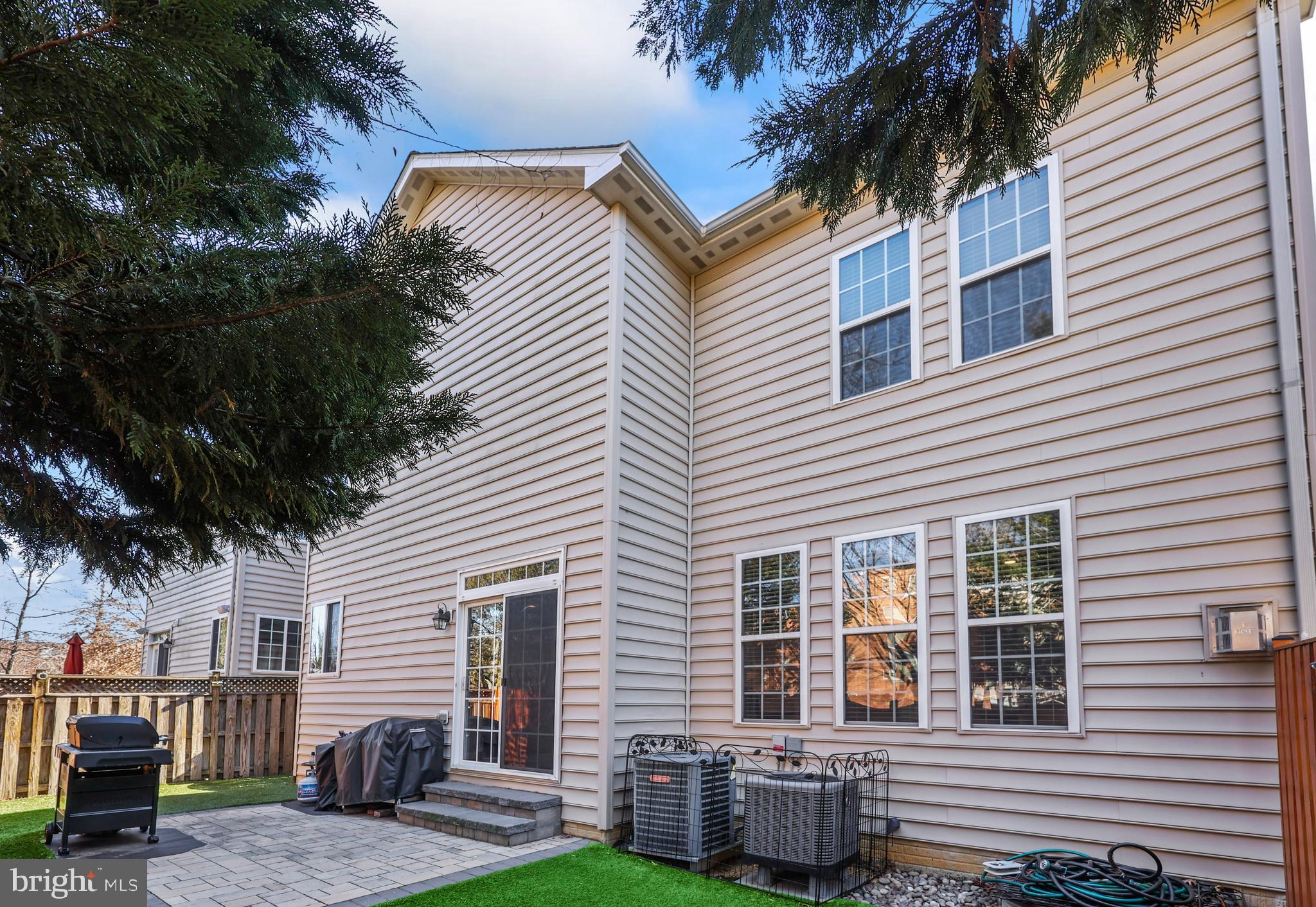 COURTYARDS AT FALLS GATE - Residential