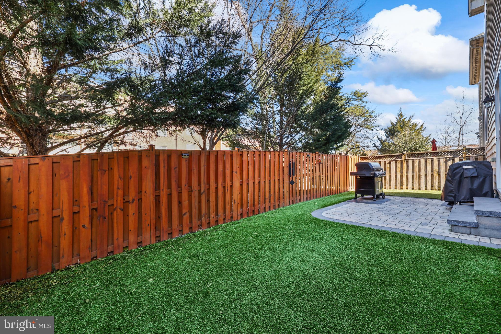 COURTYARDS AT FALLS GATE - Residential