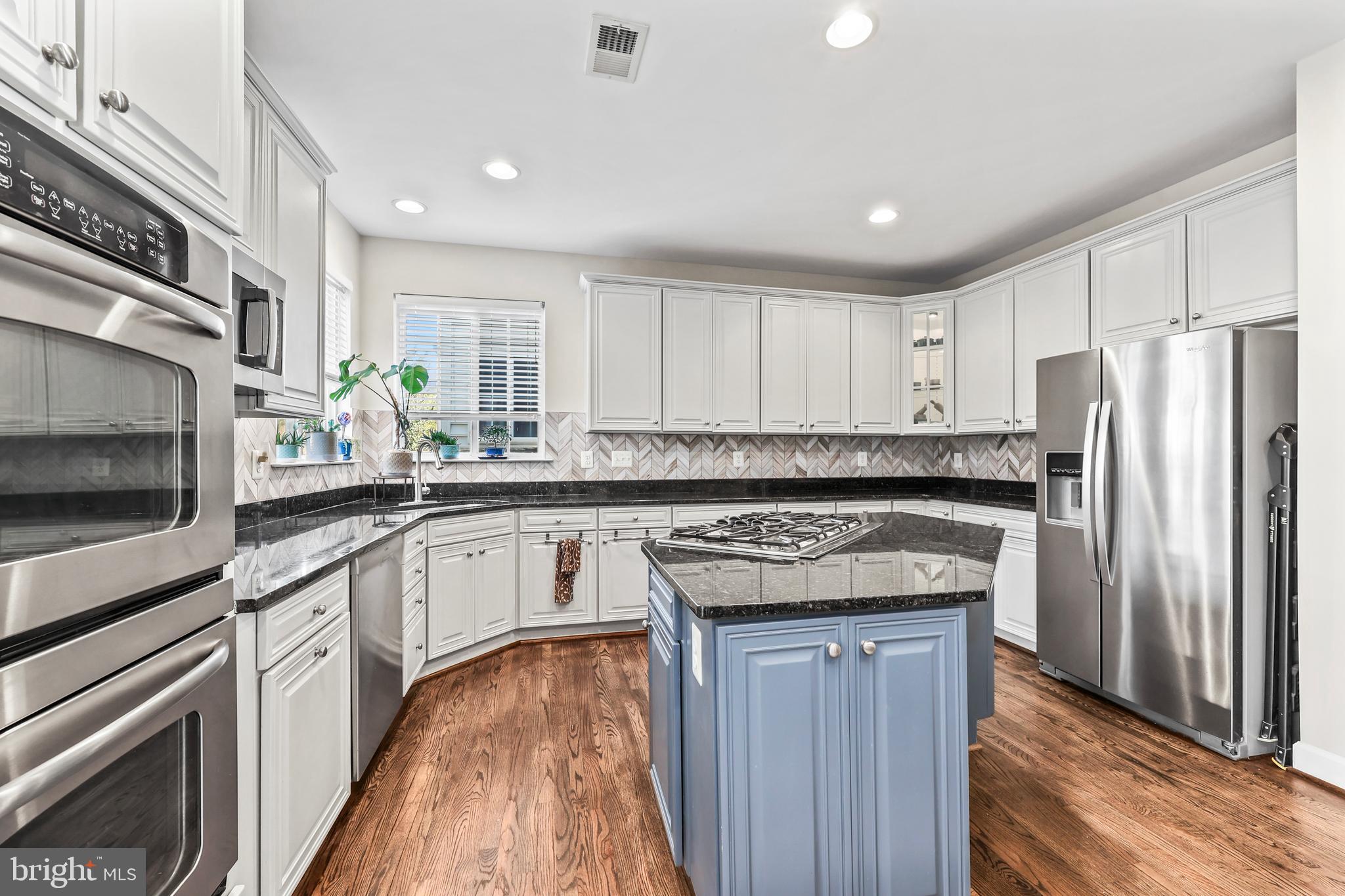 COURTYARDS AT FALLS GATE - Residential