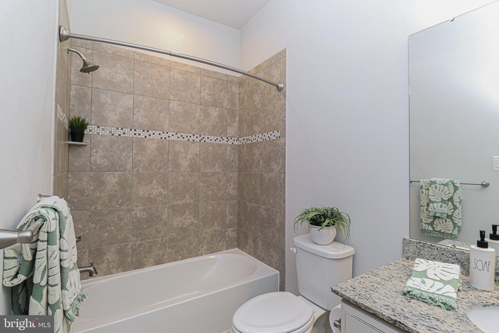 PONDVIEW - Residential