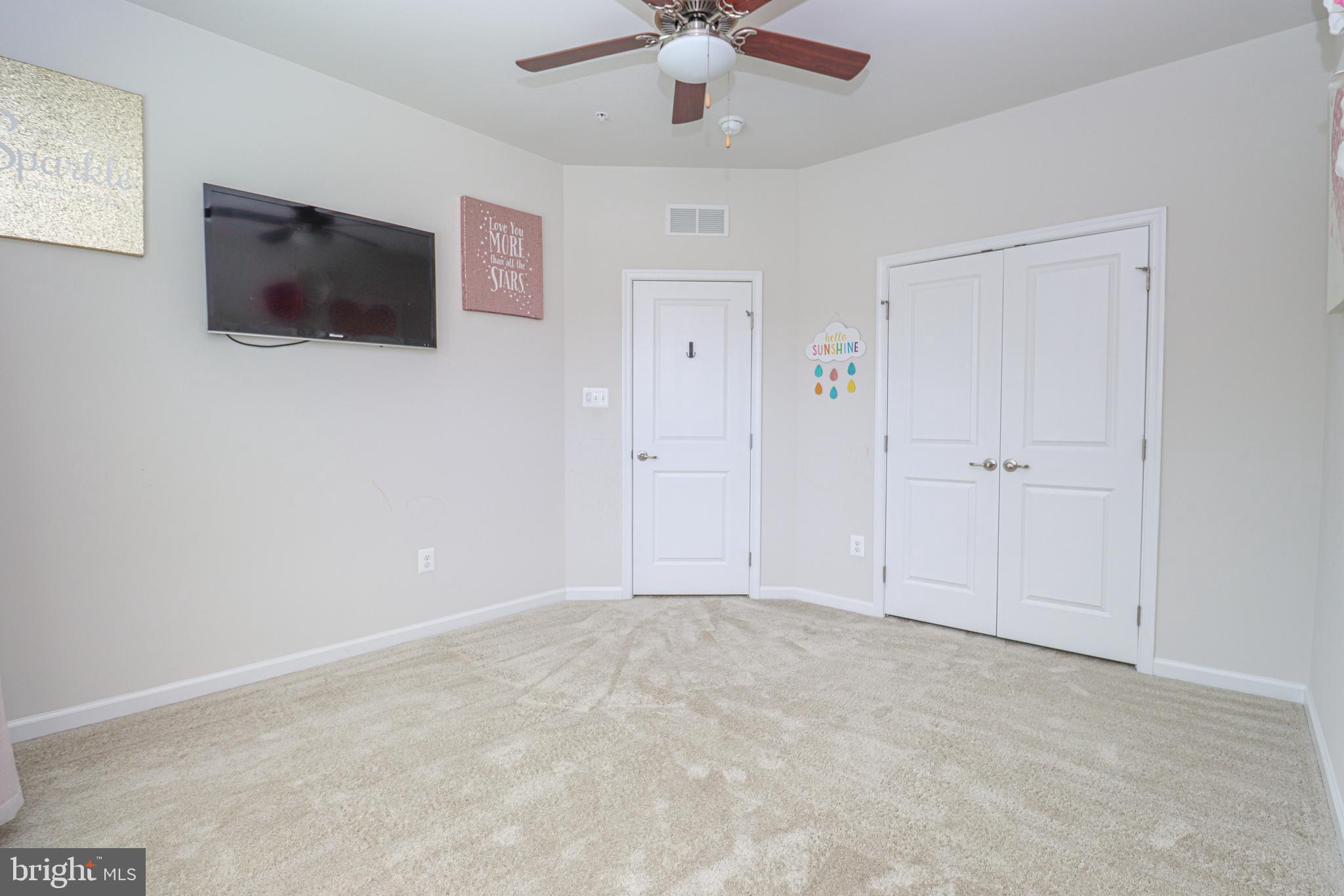 PONDVIEW - Residential