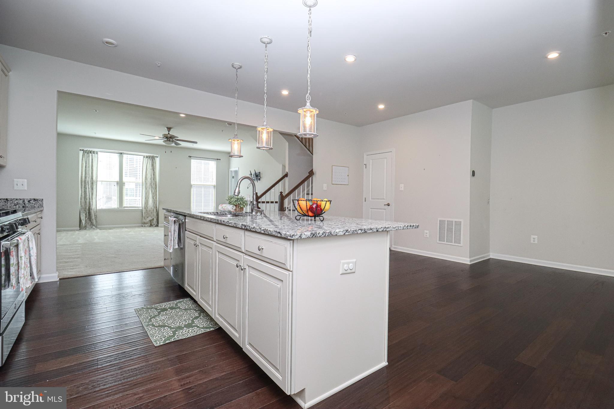 PONDVIEW - Residential