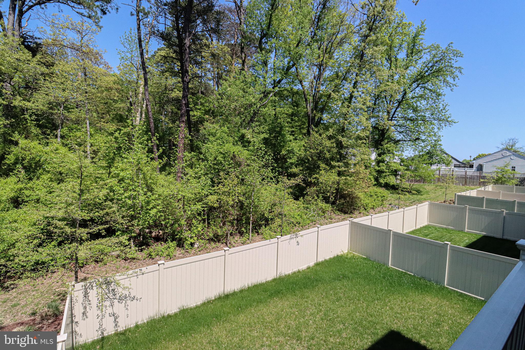 PONDVIEW - Residential