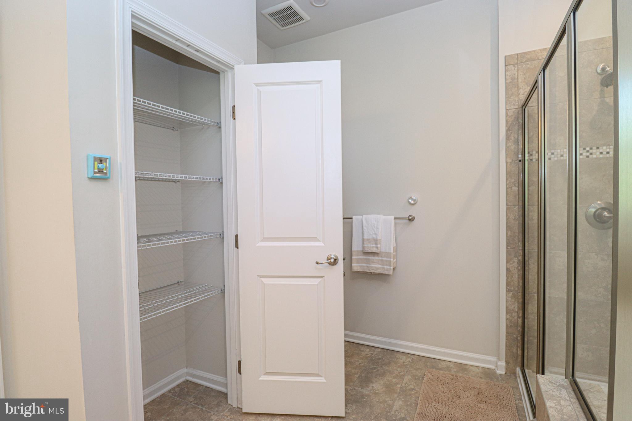 PONDVIEW - Residential